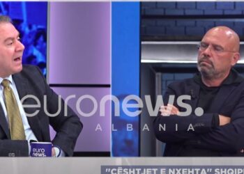 VIDEO / “Çam i m*tit, grek i m*tit…”, Idrizi i kthehet keq Manjanit: Mbylle, mos i jep gojës