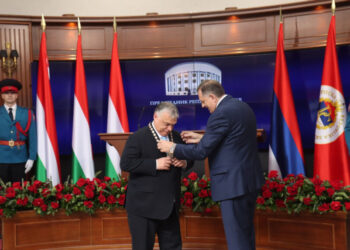 Orban i bashkohet “botës serbe”, Dodik e dekoron. Kryeministri hungarez: Ja si ishte jeta si serb