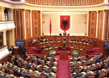 Priten debate/ Nga influenca ruse tek mandati i Olta Xhaçkës, zbardhet rendi i ditës i seancës plenare për të enjten