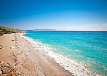 Media franceze “Yourtopia”: Riviera Shqiptare, destinacioni parajsë i ngjashëm me Maldivet