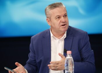 Shkarkimi nga detyrat i dy deputetëve nga Bardhi, shpërthen Murrizi: Kaq trapa na mendoni të gjithëve?