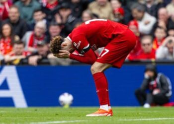 Ëndrra për titull venitet, Liverpool bie në Anfield