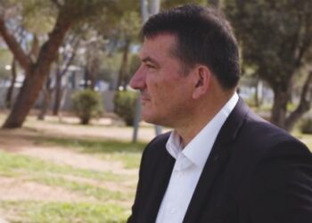 Me pamje nga Shqipëria, Pirro Dhima kërkon vota në emër të ‘Vorio Epirit’ dhe si ‘Pirro i të gjithë grekëve’