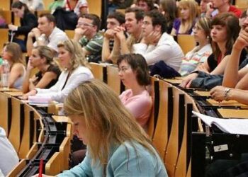 Ankthi i studentëve/ Një pjesë e përjetojnë keq largimin nga Shqipëria, psikologët: Duhen monitoruar!