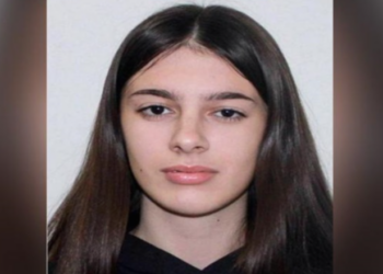 EMRI/ Ndihmoi vrasësit e së bijës, lirohet nga burgu babai