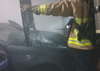 Shkrumbohet nga flakët makina e drejtoreshës së Tatimeve në Vlorë, çfarë dyshohet