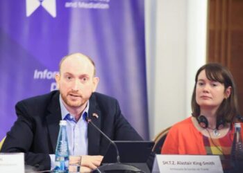 Protesta e dhunshme/ Ambasada Britanike: Dënojmë aktet e frikësimit, përdorimi i koktejve molotov nuk ka vend në demokraci