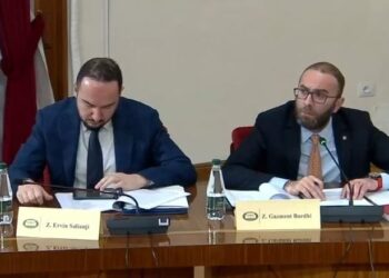 Mblidhet Këshilli i Mandateve për Xhaçkën, Bardhi: Keni marrë në mbrojtje një deputete në shkelje të Kushtetutës
