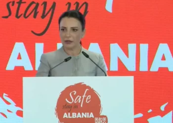 Balluku: Për një muaj hapet Thumanë-Kashar e tuneli i Llogorasë. Me 4 aeroporte e 2 porte, gati të presim mbi 14 milionë turistë