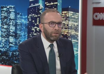 E zbulon Bardhi: Para se te pranoja ftesën e Nikollës me telefonuan disa ambasadorë për uljen në tryezë