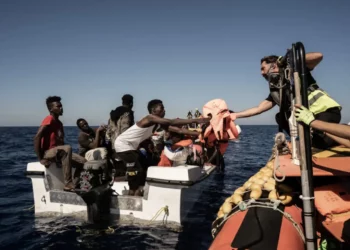 Mbytet në brigjet greke varka me emigrantë, raportohet për disa të zhdukur dhe 1 viktimë