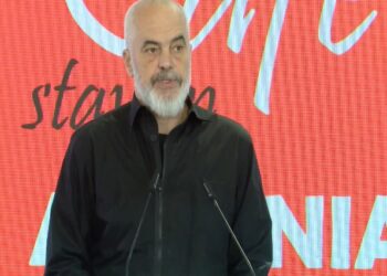 “Duhet të synojmë cilësinë dhe jo numrat”, Rama-bizneseve: Kualifikoni punonjësit në sektorin e turizmit