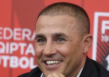 Kampioni i botës Cannavaro në Tiranë: Shqipëria mund ta mundë Italinë. Në fushë luajnë futbollistët, jo historia