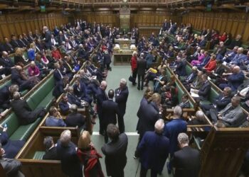 Lajm i keq për azilkërkuesit në Britani, parlamenti miraton pas dy vitesh planin e Ruandës