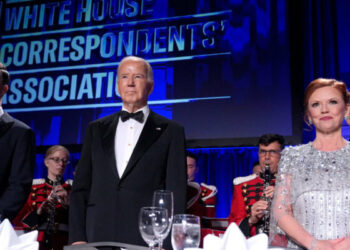 Biden nuk i ndahet Trumpit në darkën vjetore të Shoqatës së Korrespondentëve: Jam përballë një 6-vjeçari!