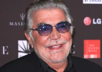 Ndërron jetë në moshën 83-vjeçare stilisti i njohur italian Roberto Cavalli