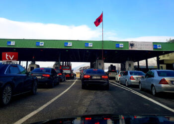 “Dyndje” në Morinë, fluks shqiptarësh nga Kosova drejt bregdetit
