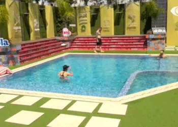 VIDEO/ “Na çatë….”, Egla shpërthen ndaj banorëve: Ik pir*hu, jeni një tufë budallenjsh