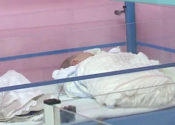 Shqipëria, më shumë lindje në rajon: Përllogaritjet globale tregojnë ritëm më të ulët të tkurrjes së popullsisë se vendet e tjera