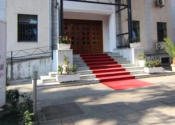 Shkaktoi tragjedinë me 4 viktima dhe dy të plagosur në Tepelenë: Apeli vendos masën “arrest në burg me afat 20 ditor” për autorin