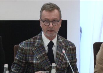 Ambasadori i BE Gonzato mesazh gazetarëve: Angazhohuni për të vërtetën! Për të qenë gati për BE, duhet liri fjale