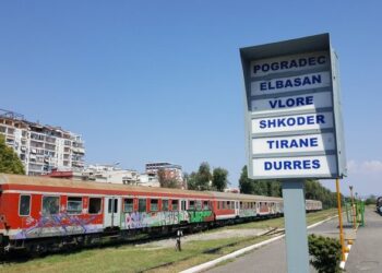 Ndahet “hekurudha shqiptare”, synohet përafrimi me BE dhe thithja e më shumë investimeve