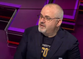 “Po shiten nëpër shkolla 9-vjeçare”/ Hoxha ngre alarmin: Drogat sintetike po vrasin të rinjtë! Janë më të rrezikshme se kokaina