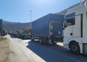 Përfundon greva greke, hapen pikat e kalimit kufitar, qindra kamionë në radhë
