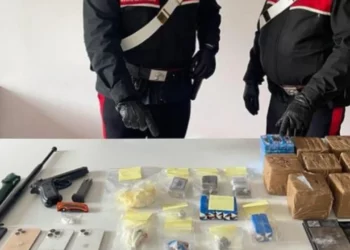 Kokainë e kanabis fshehur në kavanoz me oriz, arrestohen 3 shqiptarët në Itali: Si u kapën pas kontrollit të “Audi”-t