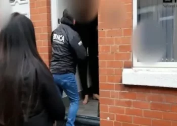 Shkatërrohet grupi shqiptar i kontrabandës së parave: Qindra mijëra paund të sekuestruara që niseshin nga Anglia për në Shqipëri