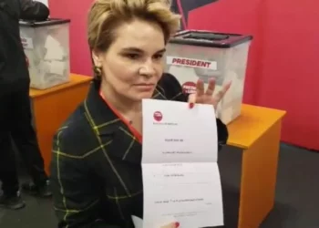 VIDEO/ ‘Meqënëse e kanë hall’, Kryemadhi nuk ‘tradhton’ Metën, tregon votën për president të PL-së