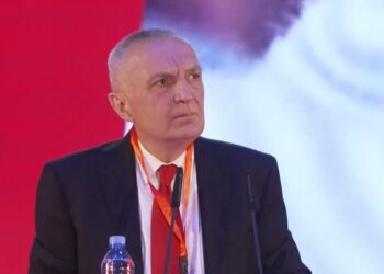 Meta, të tijëve: Thirrini mendjes! Po të ishte budalla Rama nuk rrinte 11 vjet në pushtet