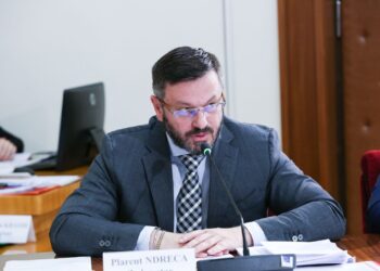“Prokurorë alla-Enver këtu nuk ka”, Ndreca ironi me Vokshin: Një inxhiniere tekstile s’ma tregon dot ligjin!