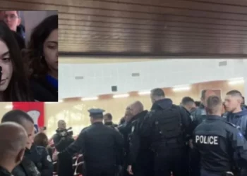 “Vijnë me këmbët e shkruara”/ Akuzohet nga 27 studente për ngacmim seksual, pedagogu: I pyes çfarë ke aty, jo nën fustan por…!