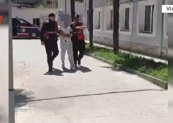 Kërcënoi të miturit në Lungomare, 30-vjeçari procedohet dhe shoqërohet në psikiatri