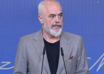 VIDEO/ Rama shtron iftar, darka për muajin e shenjtë të Ramazanit/ Kryeministri: Islami, i hapur për joagjëruesit