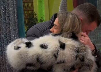 Çfarë po ndodh? Romeo i lidhur me Heidin, Vesa poston foto në krevat me këngëtarin: O zot…!