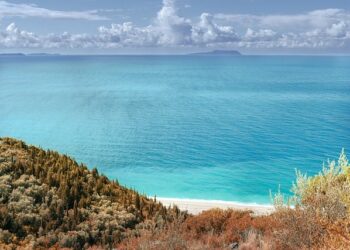 “Tendenze di Viaggio”: Shqipëria, peizazhe marramendëse, kuzhinë e shijshme dhe atmosferë autentike
