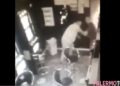 VIDEO / Sherr mes fqinjëve, shqiptari godet disa herë me thikë italianin