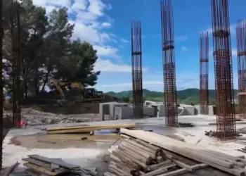 VIDEO/ Rama: Një tjetër shkollë po rilind në Durrës, po ndërtohet sipas standardeve për të ofruar mësimdhënie për 224 nxënës