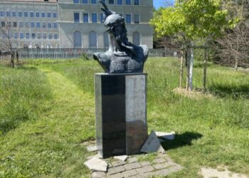 Përballë zyrave të OKB, dëmtohet busti i “Skënderbeut” në Gjenevë, çfarë zbuluan hetimet e policisë zvicerane