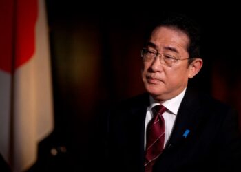 Kryeministri i Japonisë paralajmëron në prag të samitit në Uashington: Po na detyrojnë të ndryshojmë qëndrim