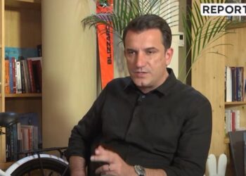 Veliaj për Berishën dhe Metën: Dy pacientë, njëri ulëret nga dritarja, tjetri bën mizanskena! S’duhet të ngatërrojmë kllounin me liderin