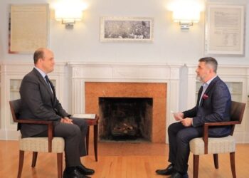 I ngarkuari me punë i SHBA në Tiranë: E ardhmja e Shqipërisë nuk është te njerëzit e përfshirë në korrupsion