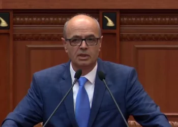 “Berisha masakroi Dulen dhe…”, Koçi: Po përdoren krimet e komunizmit për t’iu hedhur baltë partizanëve