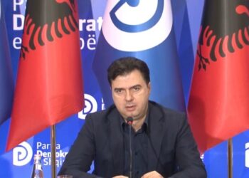 Takimi i Ramës me emigrantët shqiptarë në Greqi, Basha: Ju gënjen për votën e diasporës