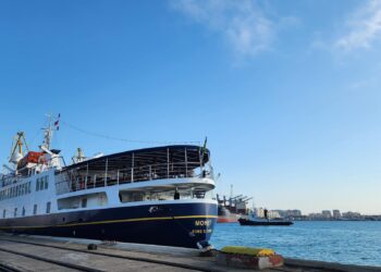 Britanikët çelin sezonin e kroçierave në Portin e Durrësit, Rama: Ogur i mirë për këtë vit turistik