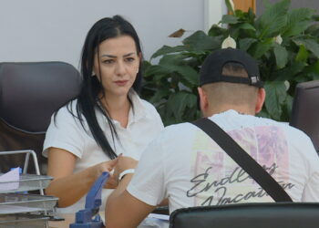 Aplikimet shënojnë rënie, puna në shtet nuk po i josh shqiptarët