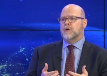 Hovenier: Kosova të ecë përpara me Asociacionin, Serbia të përmbushë detyrimet