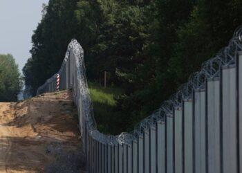 Sulmet nga Bjellorusia\ Polonia do të ndërtojë mure mbrojtëse në kufirin lindor!